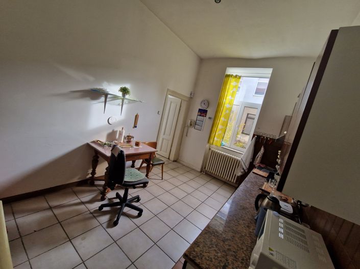 Image No.11-8 Bed Apartment for sale