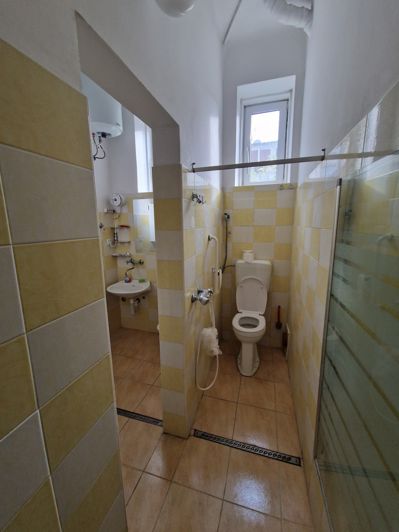 Image No.12-8 Bed Apartment for sale