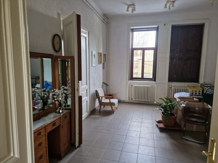 Image No.3-8 Bed Apartment for sale
