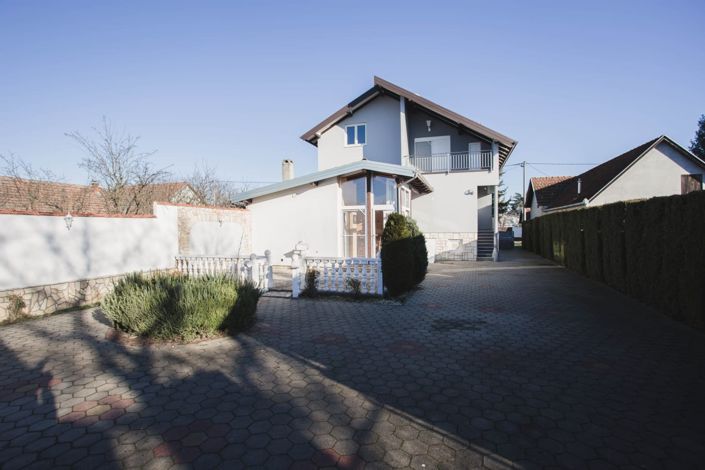 Image No.17-4 Bed House for sale