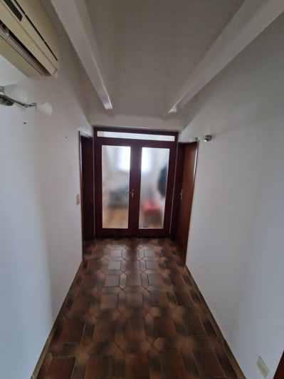Image No.18-6 Bed House for sale