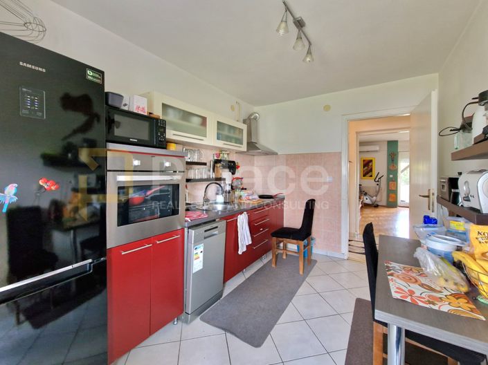 Image No.8-3 Bed Apartment for sale