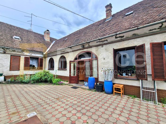 Image No.10-6 Bed House for sale