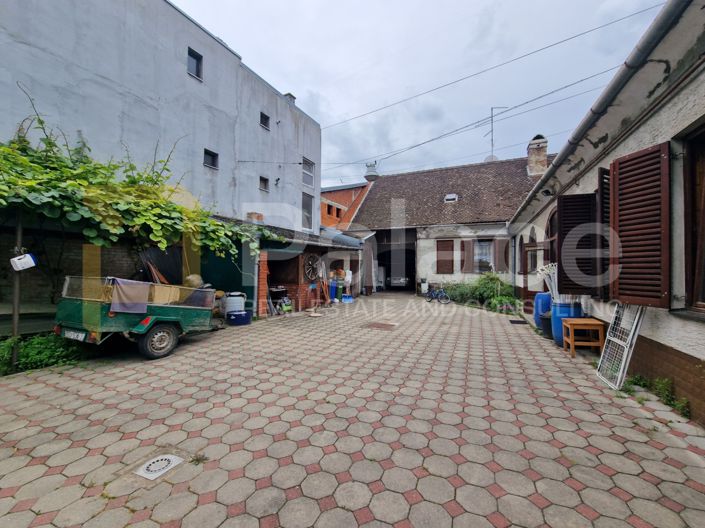 Image No.12-6 Bed House for sale