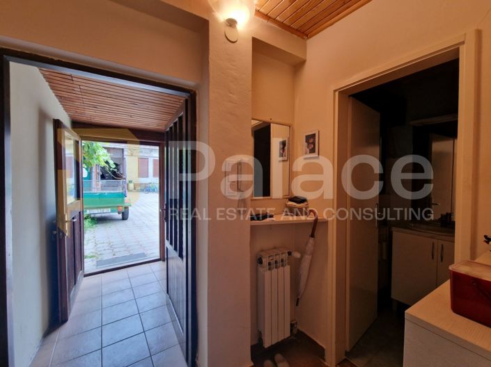 Image No.16-6 Bed House for sale
