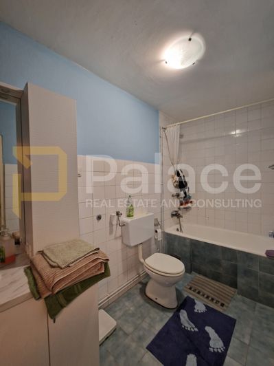 Image No.20-6 Bed House for sale
