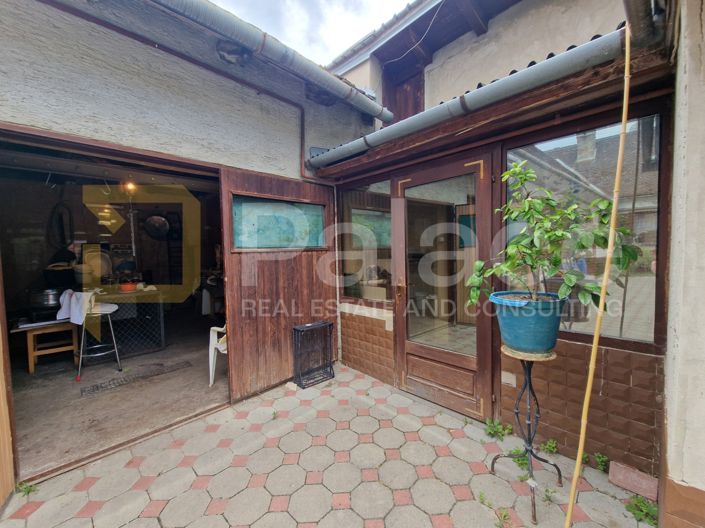 Image No.21-6 Bed House for sale