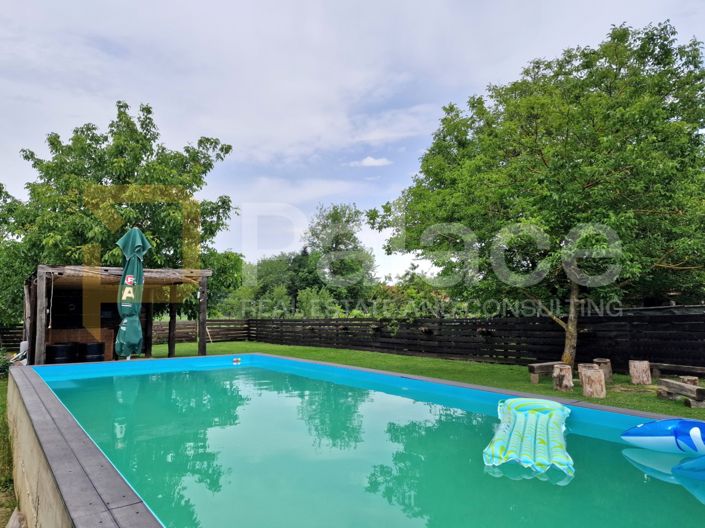 Image No.8-6 Bed House for sale