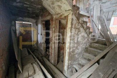 veliko-zemljiste-s-roh-bau-kucom-vuka-5860-m2_11