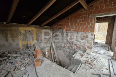 veliko-zemljiste-s-roh-bau-kucom-vuka-5860-m2_12