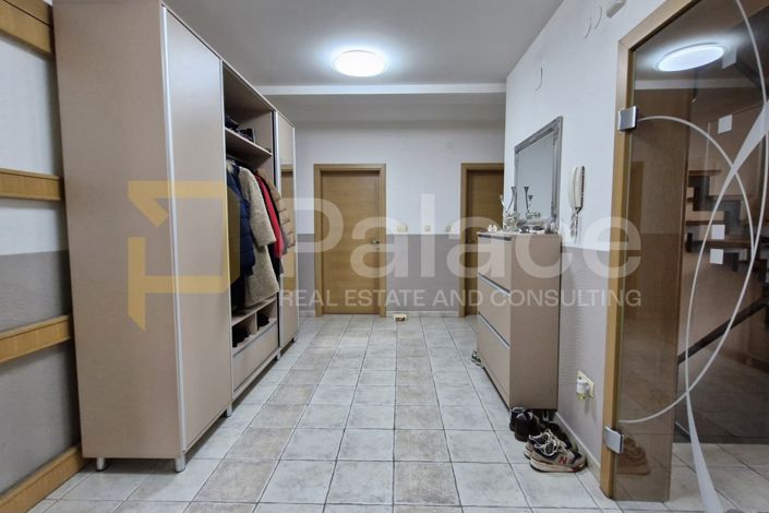 Image No.18-5 Bed House for sale