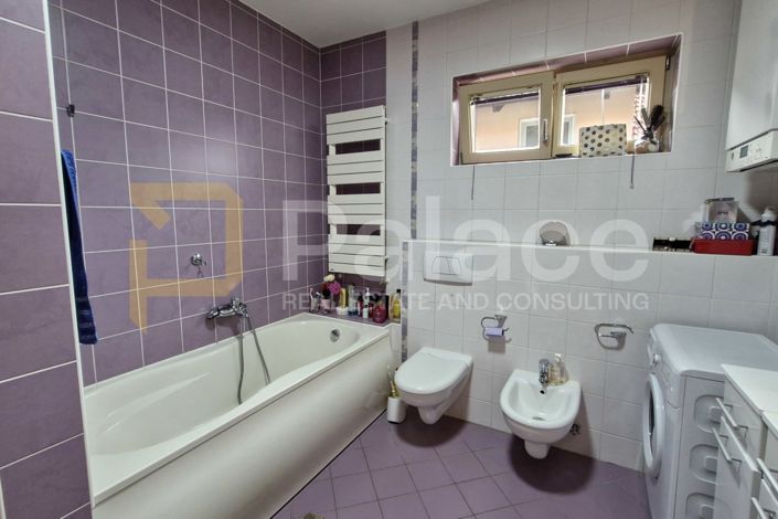 Image No.23-5 Bed House for sale
