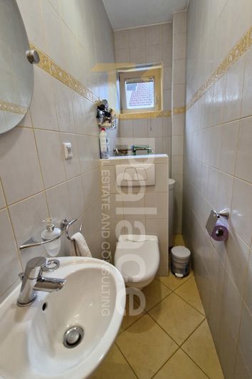 Image No.25-5 Bed House for sale