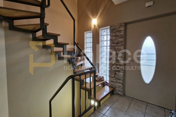 Image No.26-5 Bed House for sale