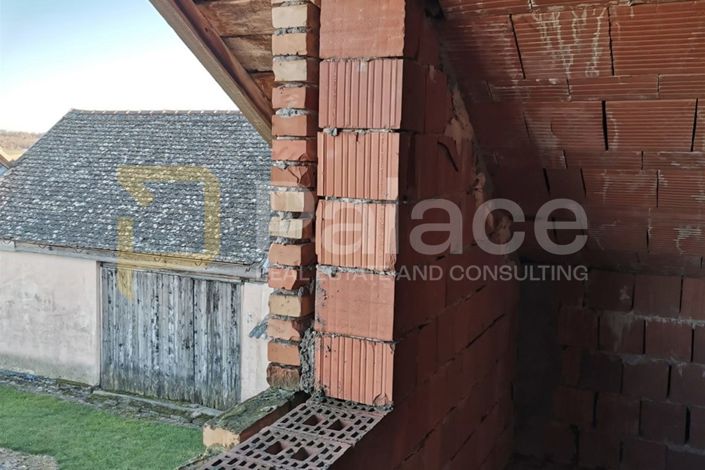 Image No.6-5 Bed House for sale