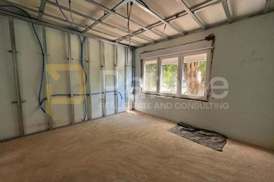 vikend-kuca-s-velikim-zemljistem-gazije-3620-m2_10