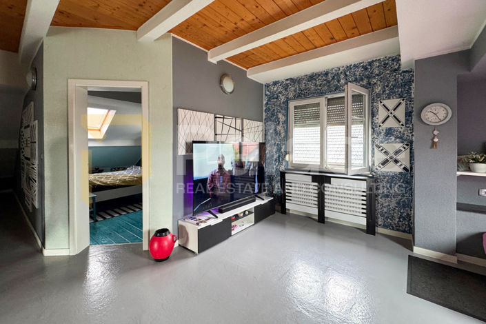 Image No.13-8 Bed House for sale