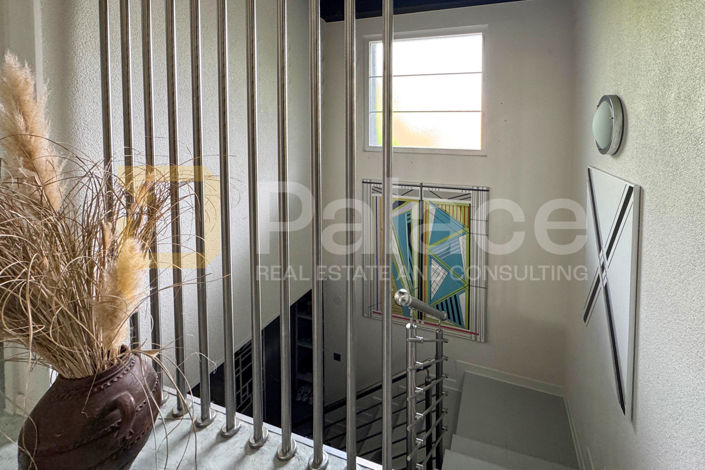 Image No.19-8 Bed House for sale