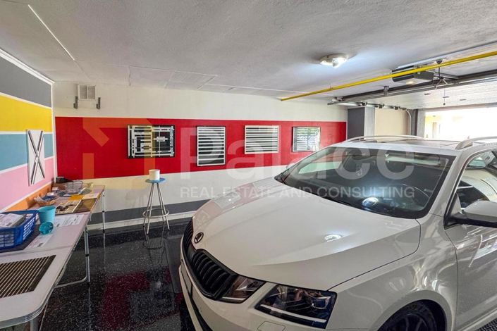 Image No.21-8 Bed House for sale