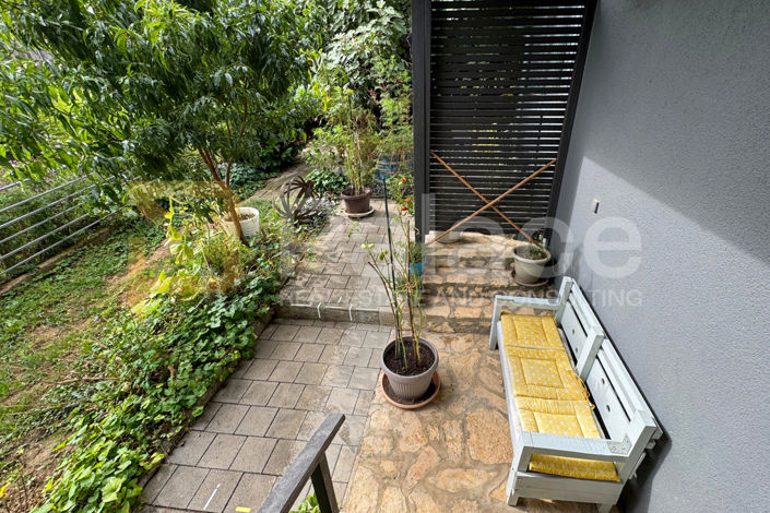 Image No.3-8 Bed House for sale