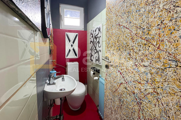 Image No.7-8 Bed House for sale