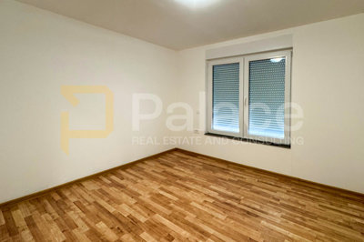 moderna-urbana-prizemnica-montazna-kuca-s-garazom-i-terasom_8
