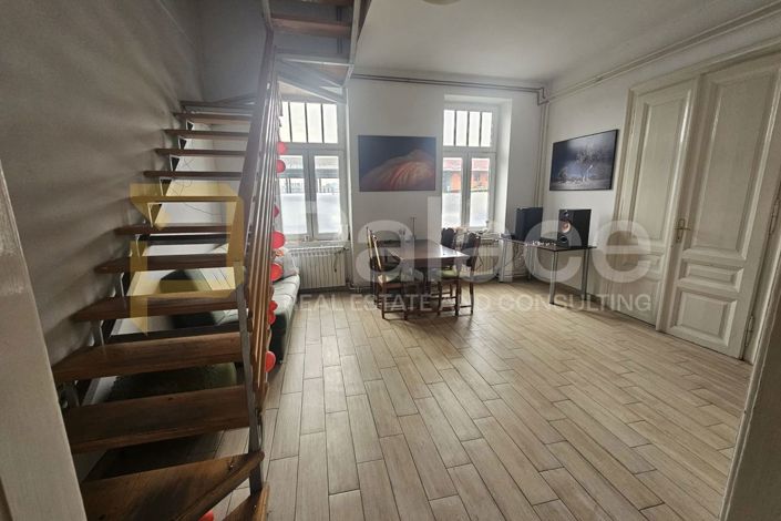 Image No.2-7 Bed Townhouse for sale
