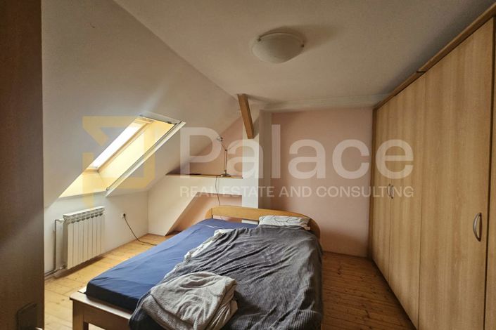 Image No.8-7 Bed Townhouse for sale