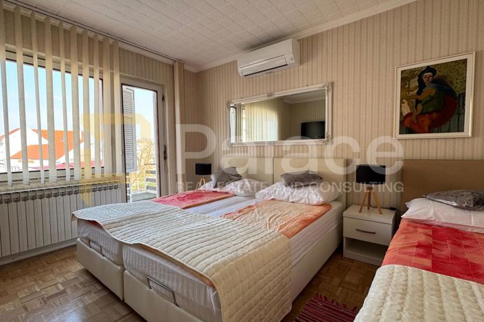 Image No.12-7 Bed House for sale