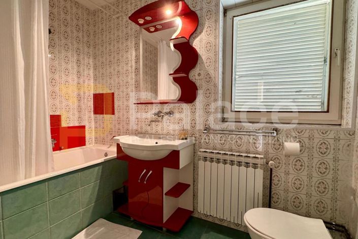 Image No.14-7 Bed House for sale