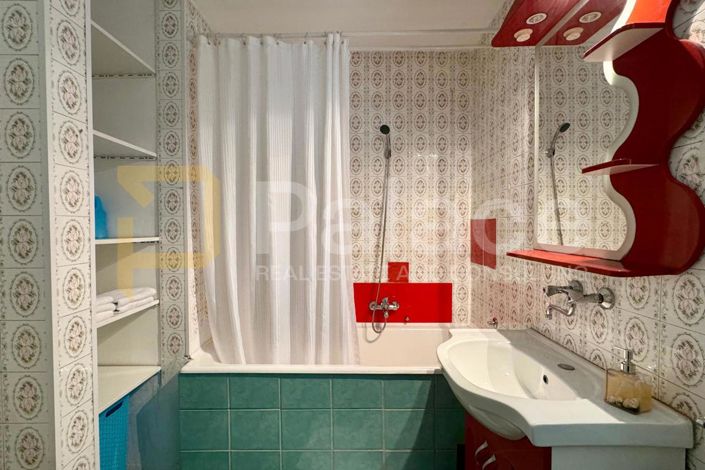Image No.15-7 Bed House for sale