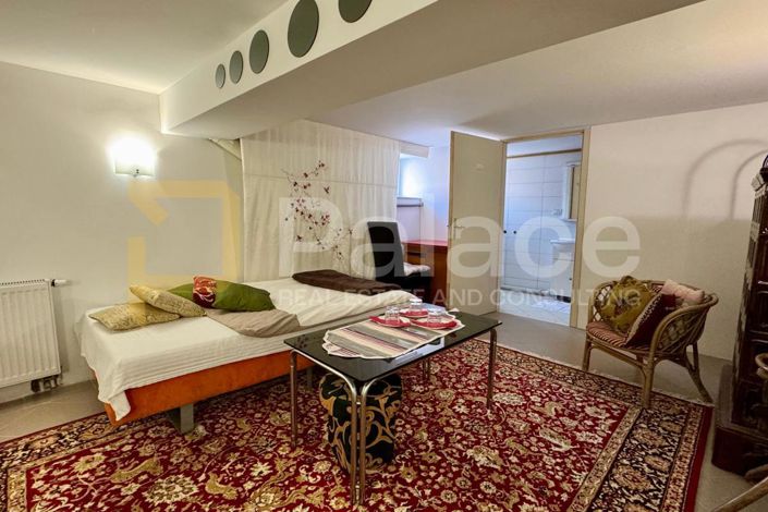 Image No.18-7 Bed House for sale