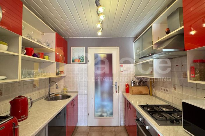 Image No.8-7 Bed House for sale