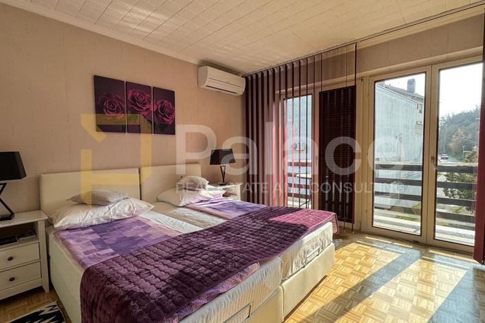 Image No.9-7 Bed House for sale