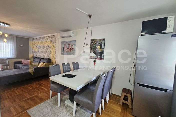 Image No.2-4 Bed House for sale