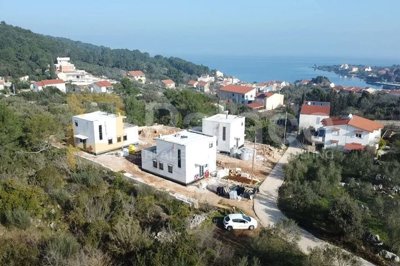 1 - Preko, House