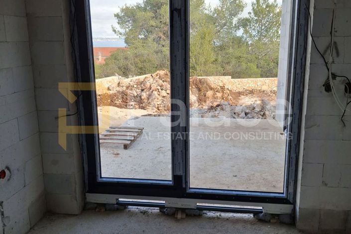 Image No.11-3 Bed House for sale