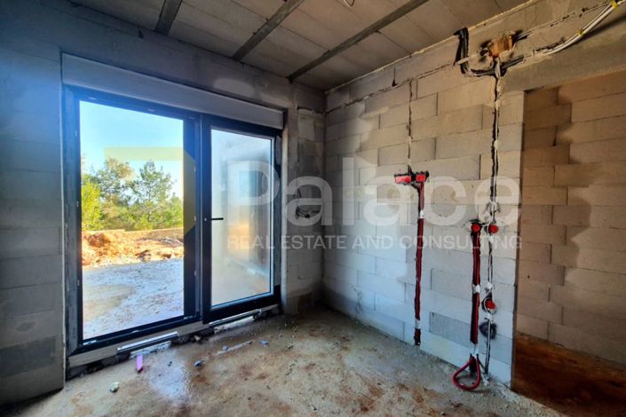 Image No.17-3 Bed House for sale