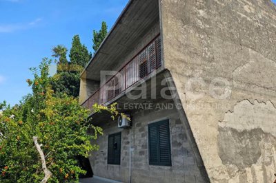kastela-dvoetazna-kuca-za-renovaciju-blizina-mora_2
