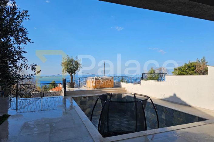 Image No.17-4 Bed House for sale