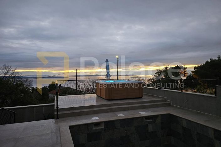 Image No.5-4 Bed House for sale