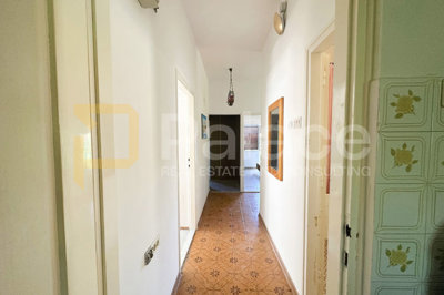 prostrani-stan-s-vrtom-i-potkrovljem-na-lijepoj-lokaciji-u_14