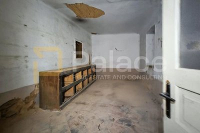grizane-autohtona-kamena-kuca-za-adaptaciju-s-pogledom-na_12