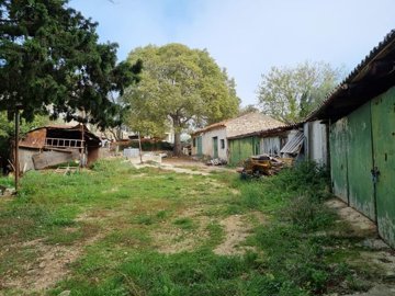 zemljiste-933m2-sa-starinom-prikljucak-za-struju-i-vodu_9