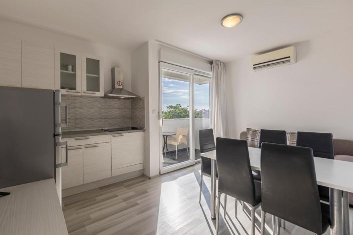 Image No.20-12 Bed House for sale