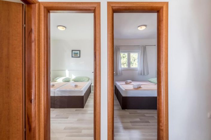 Image No.22-12 Bed House for sale