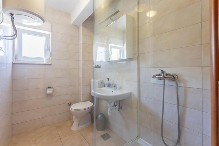 Image No.26-12 Bed House for sale