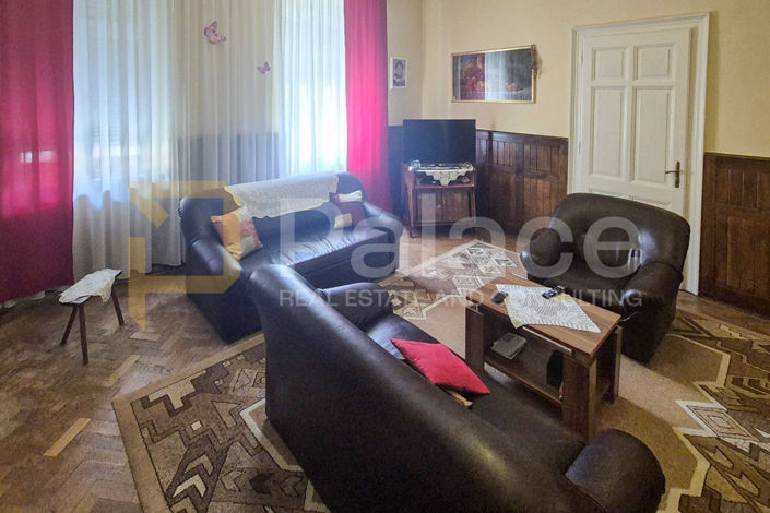 Image No.2-4 Bed House for sale