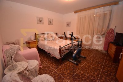 dvoetazni-stan-s-vrtom-i-puno-potencijala-jedinstvena_2
