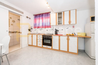 kuca-s-dva-stana-50-metara-od-mora-na-jadriji_2